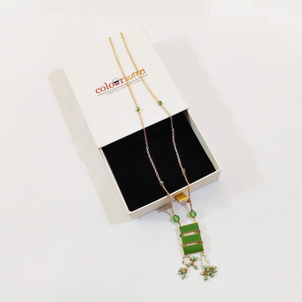 Slink Geometric Green Resin Focal necklace