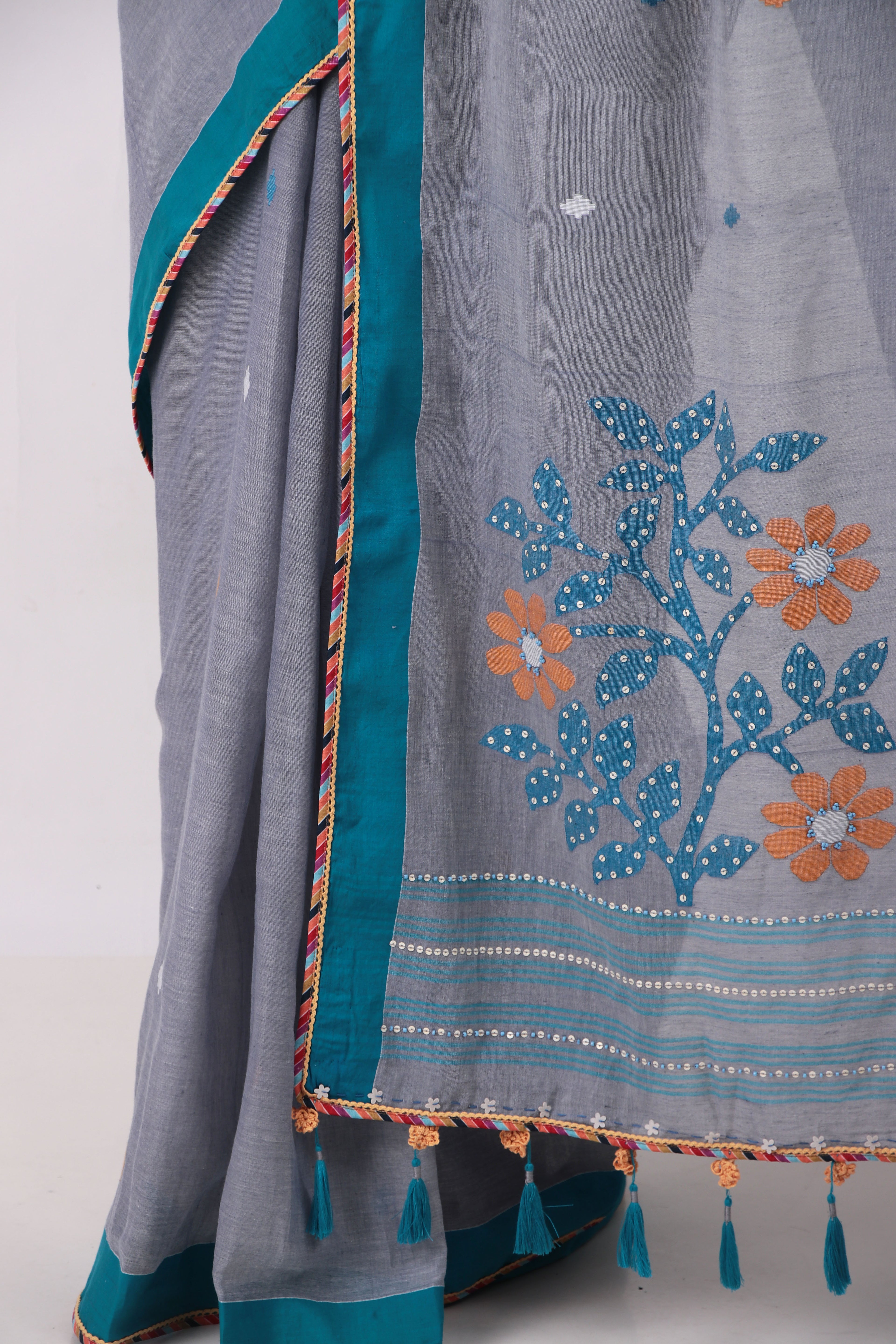 Vanani - Bluish Grey Saree