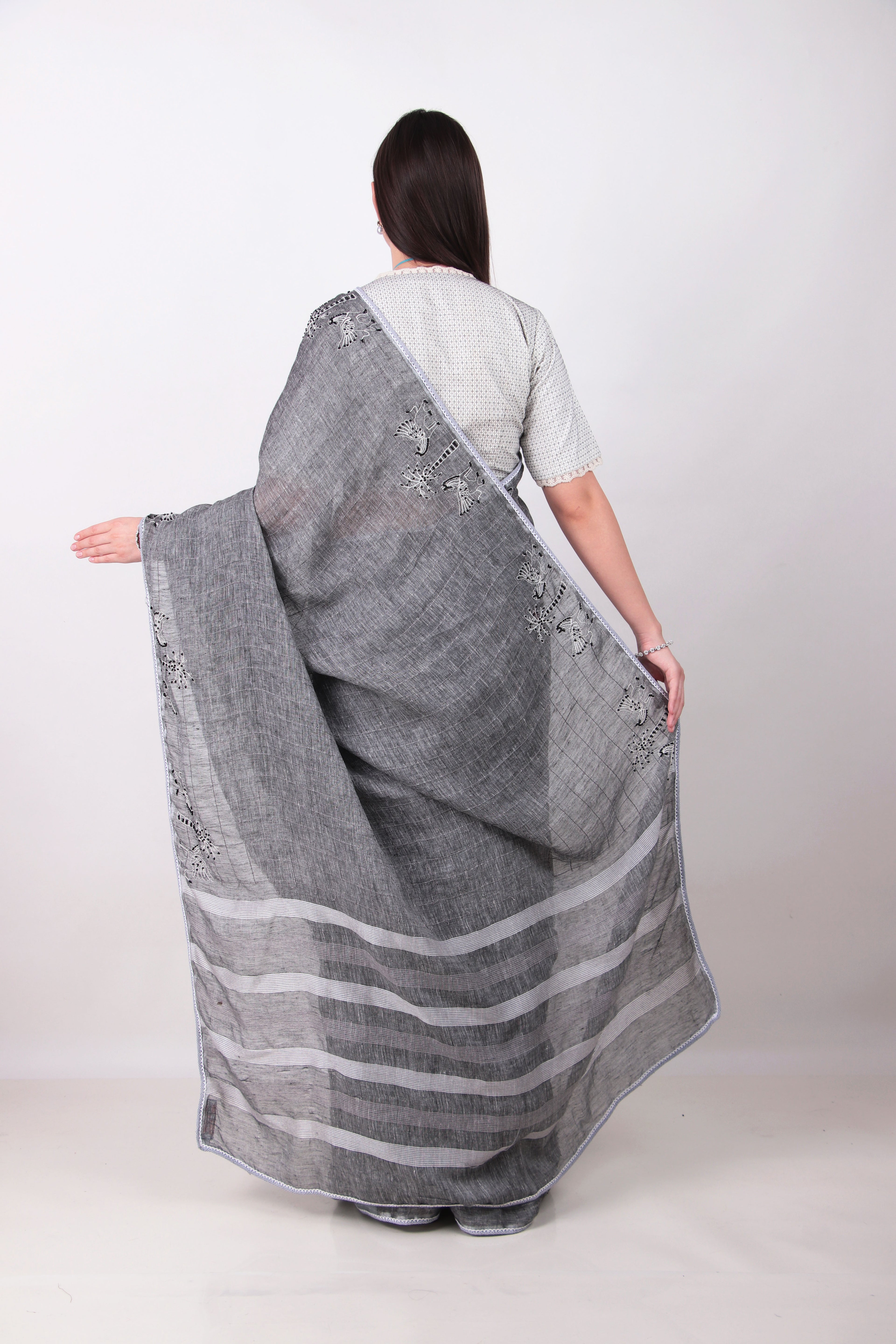 MAHIKA- Grey Saree