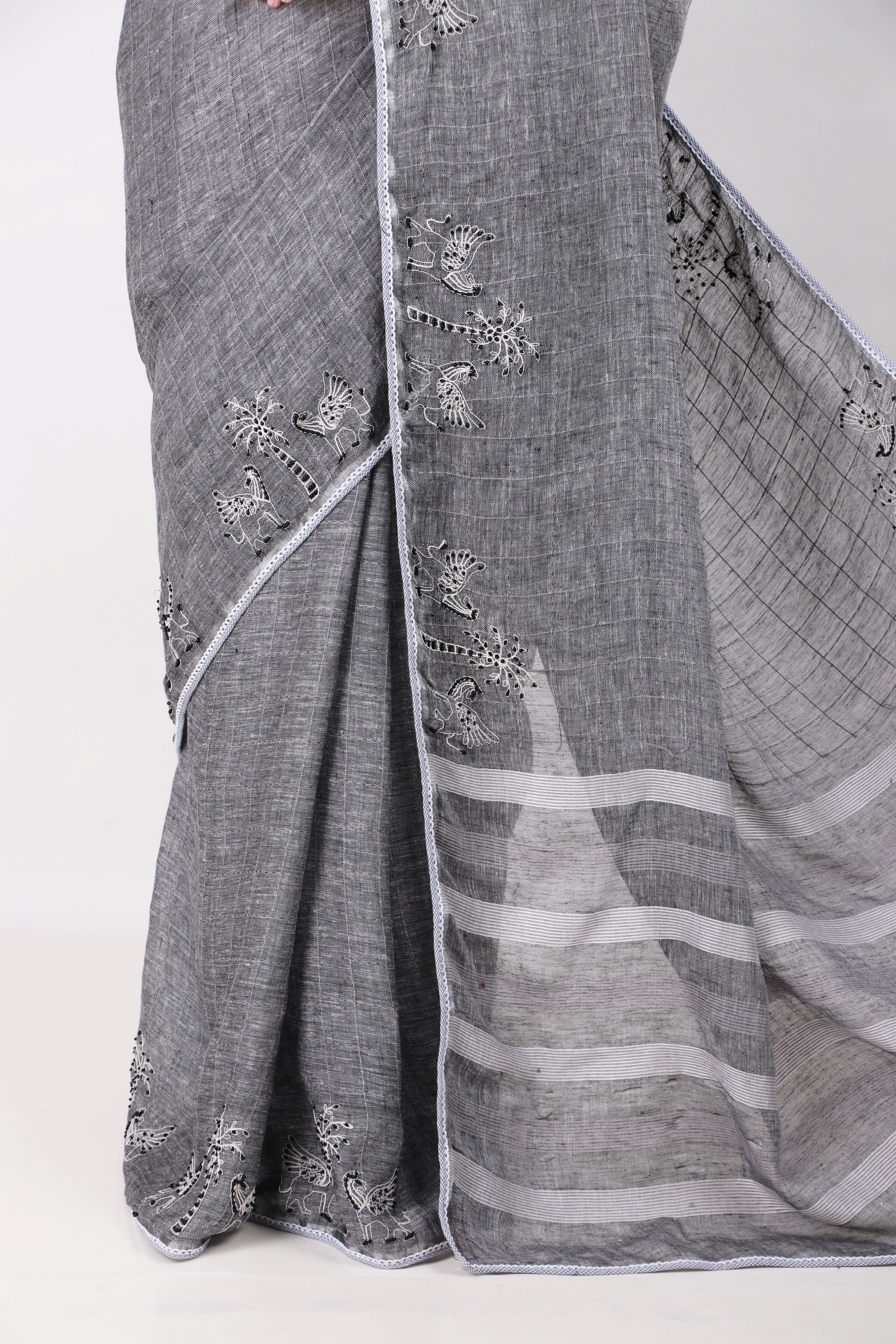 MAHIKA- Grey Saree